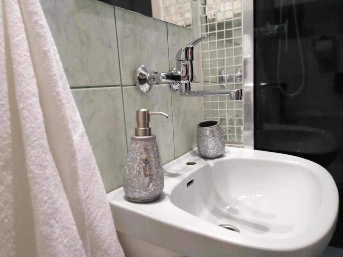 Self Check-In Targi Lotnisko Parking B Apartment Познан Екстериор снимка