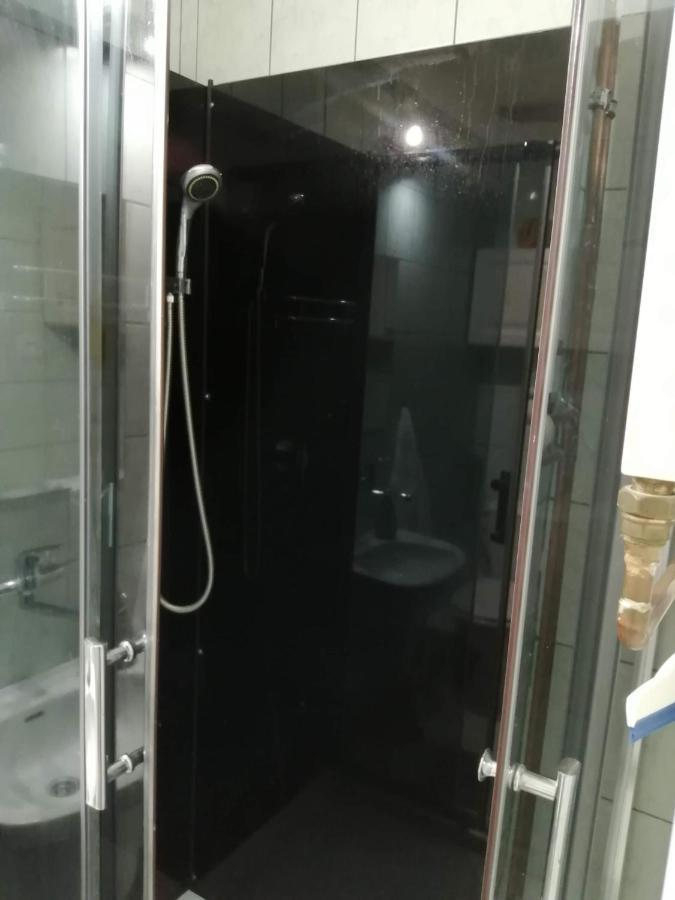 Self Check-In Targi Lotnisko Parking B Apartment Познан Екстериор снимка