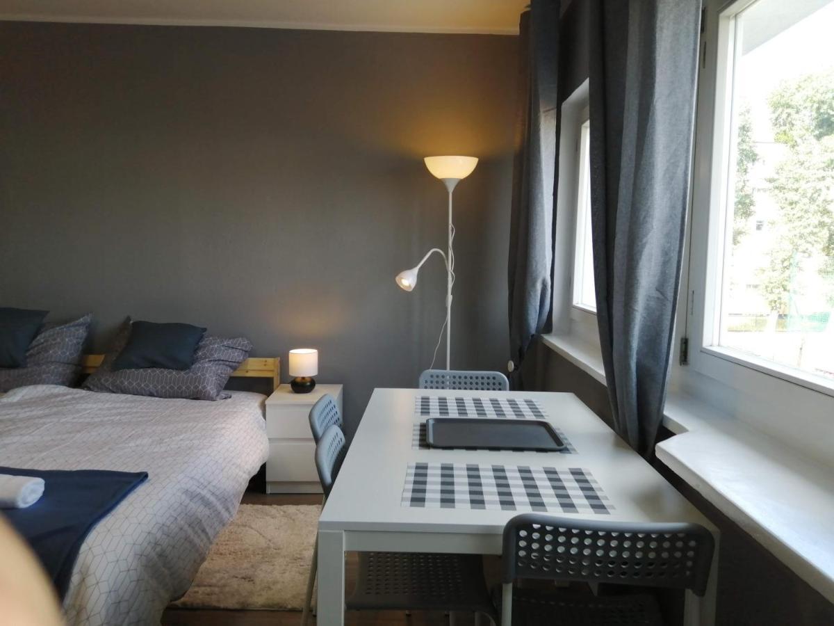 Self Check-In Targi Lotnisko Parking B Apartment Познан Екстериор снимка